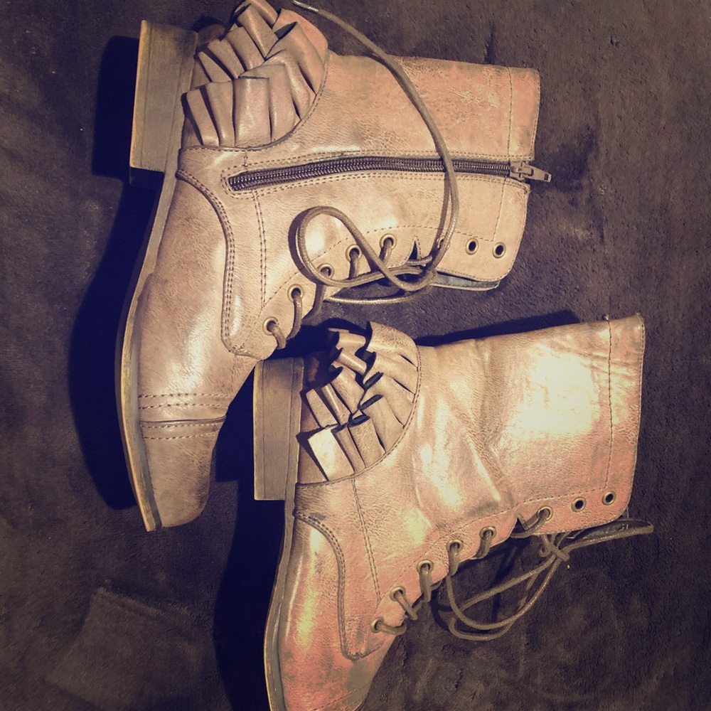Women’s betsyville brown boots 8.5